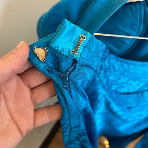 Vintage Maggy London Blue Silk two piece jacket and skirt - Picture 4 of 7